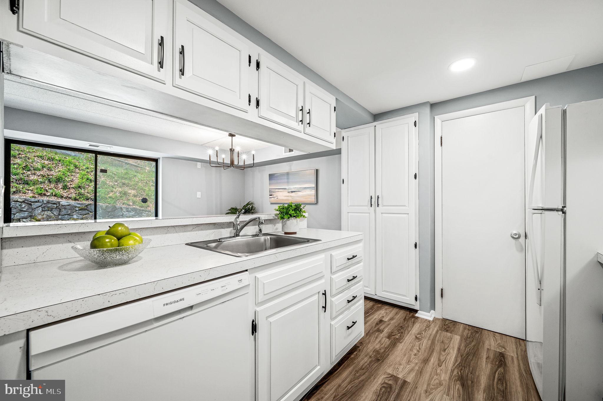 652 North Lemon Street Media, PA 19063 - Photo 6 of 48 Kitchen