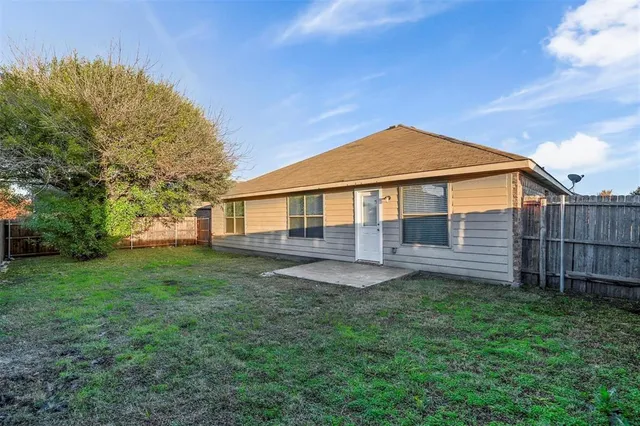 $1,950 | 2811 Briarbrook Drive, Seagoville, TX 75159