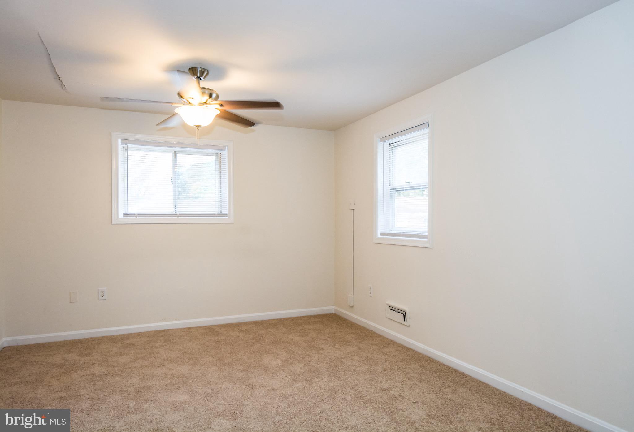 676 Queensgate Road Baltimore, MD 21229 - Photo 17 of 30