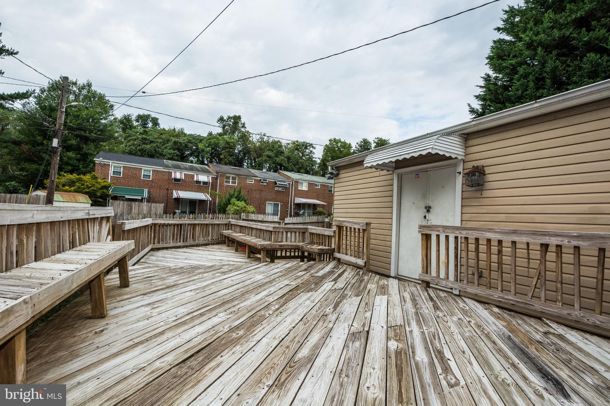 676 Queensgate Road Baltimore, MD 21229 - Photo 4 of 30