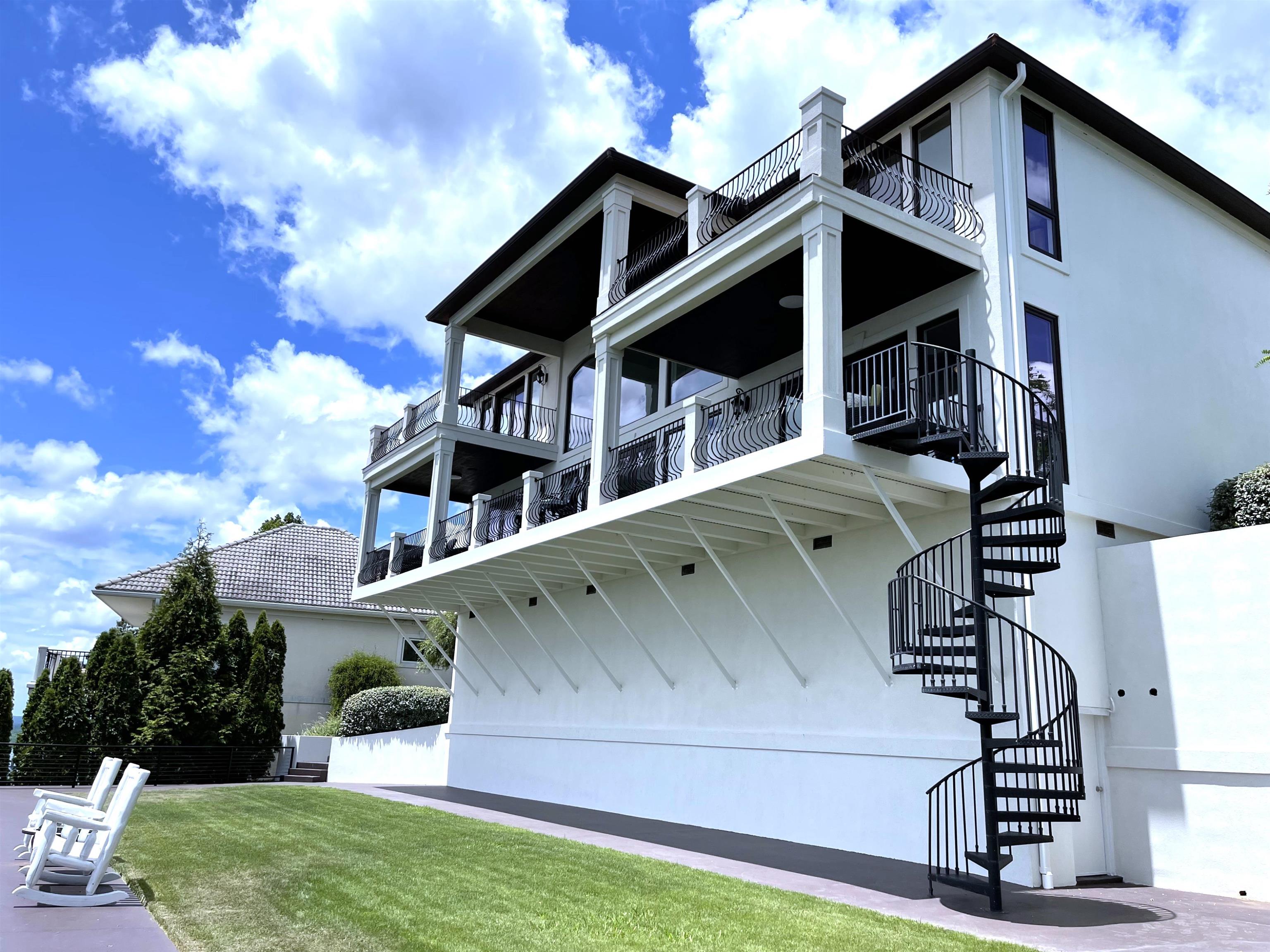 115 Westshore Ridge Savannah, TN 38372 - Photo 18 of 21 front view of house with a yard