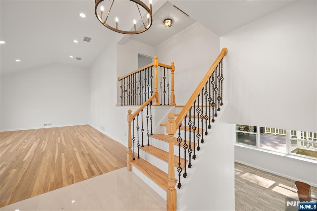 181 Haddenfield Road Clifton, NJ 07013 - Photo 12 of 34