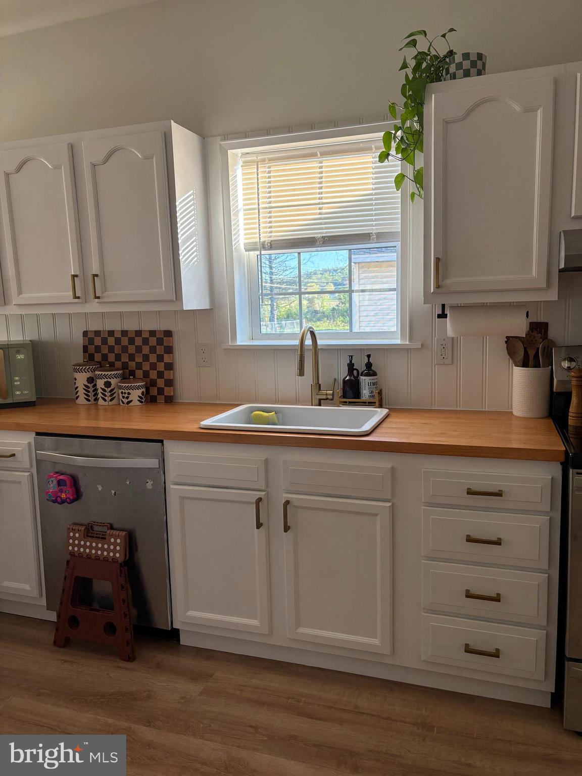 10 School Lane Reading, PA 19606 - Photo 11 of 40 Farm Sink