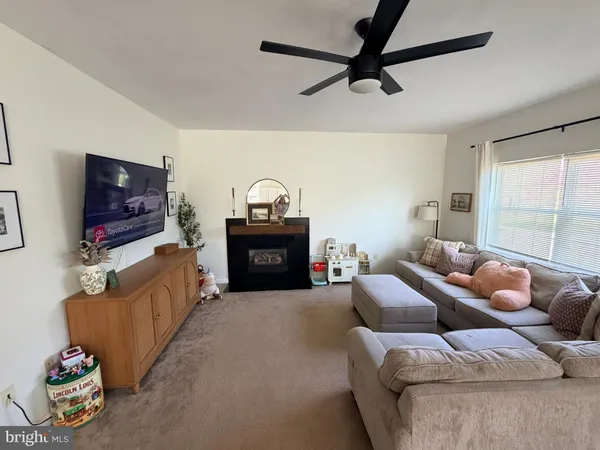 $299,900 | 10 School Lane, Reading, PA 19606