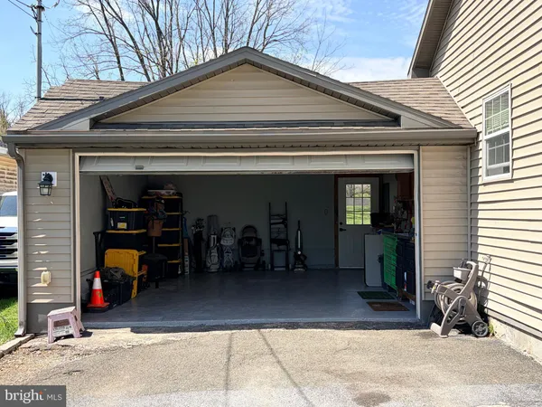 $299,900 | 10 School Lane, Reading, PA 19606