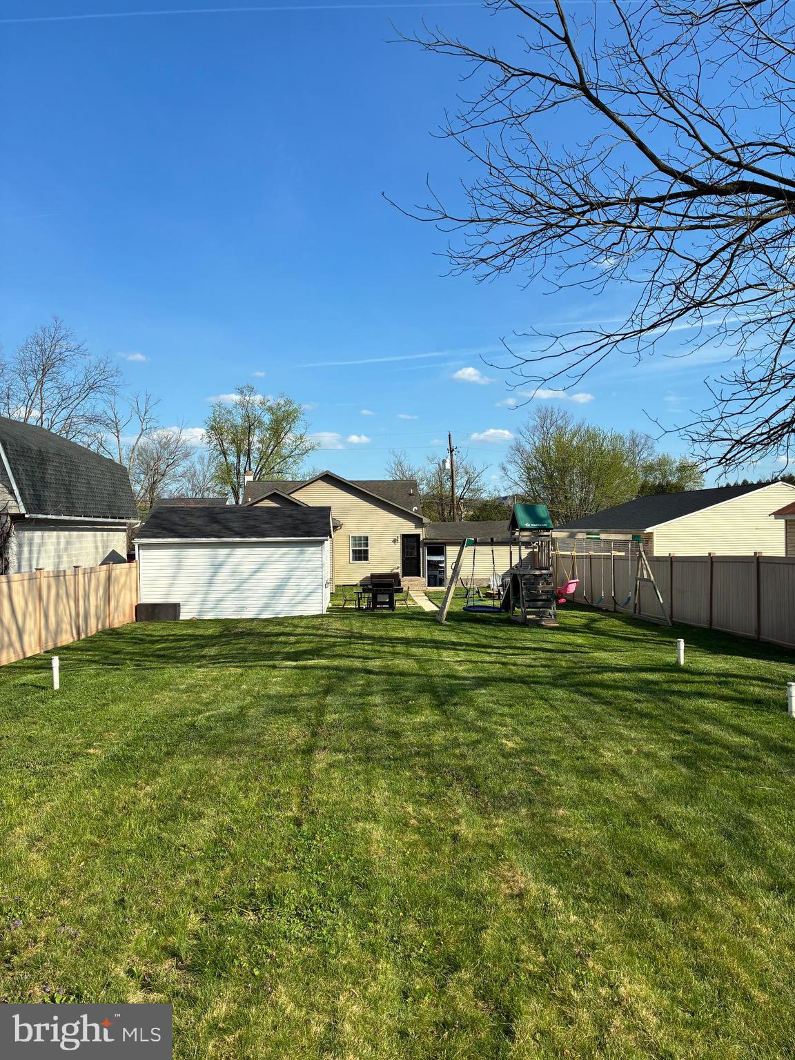 10 School Lane Reading, PA 19606 - Photo 39 of 40 Room to play