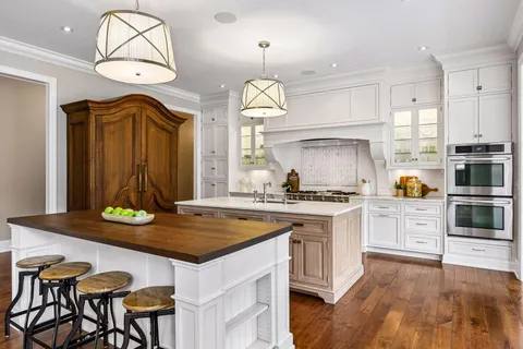 $2,350,000 | 730 Lanewood Lane North, Plymouth, MN 55447