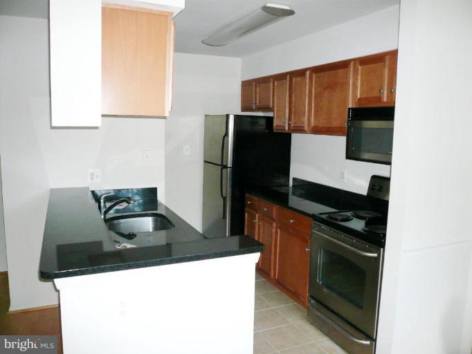 1782 Jonathan Way, Unit 1782B Reston, VA 20190 - Photo 2 of 11 Updated Kitchen