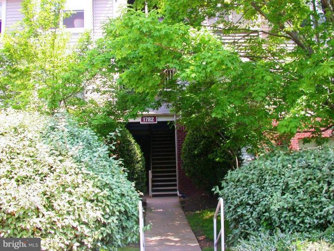 1782 Jonathan Way, Unit 1782B Reston, VA 20190 - Photo 4 of 11 Exterior #2