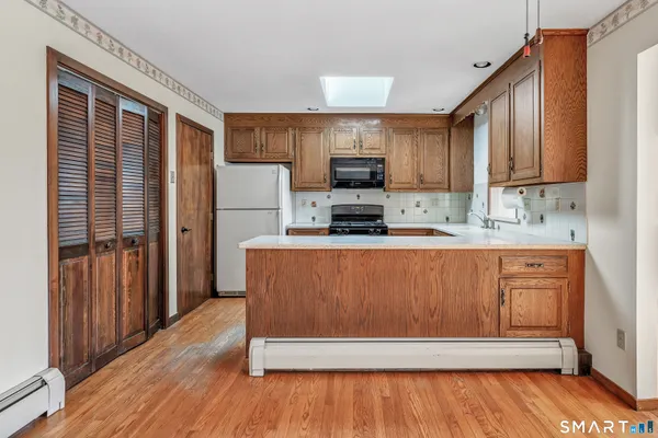 $580,000 | 107 Broadway, Trumbull, CT 06611