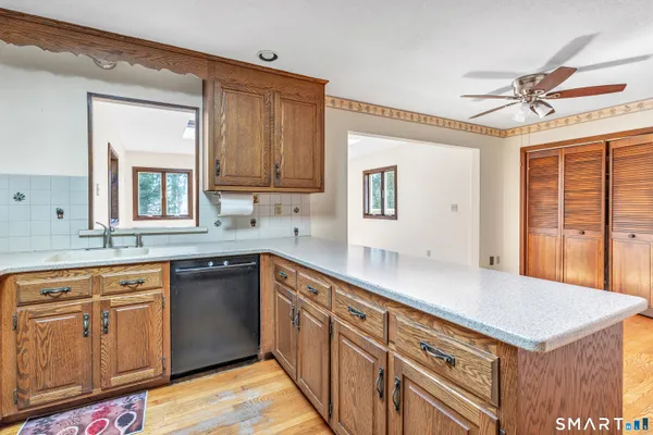 $580,000 | 107 Broadway, Trumbull, CT 06611