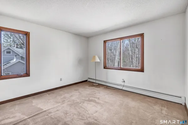 $580,000 | 107 Broadway, Trumbull, CT 06611