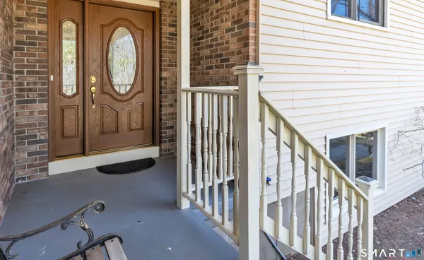 $580,000 | 107 Broadway, Trumbull, CT 06611