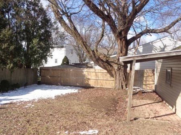 60 Powell Avenue Springfield, MA 01118 - Photo 2 of 16 Gallery Image 2