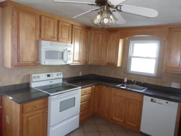 60 Powell Avenue Springfield, MA 01118 - Photo 4 of 16 Gallery Image 4