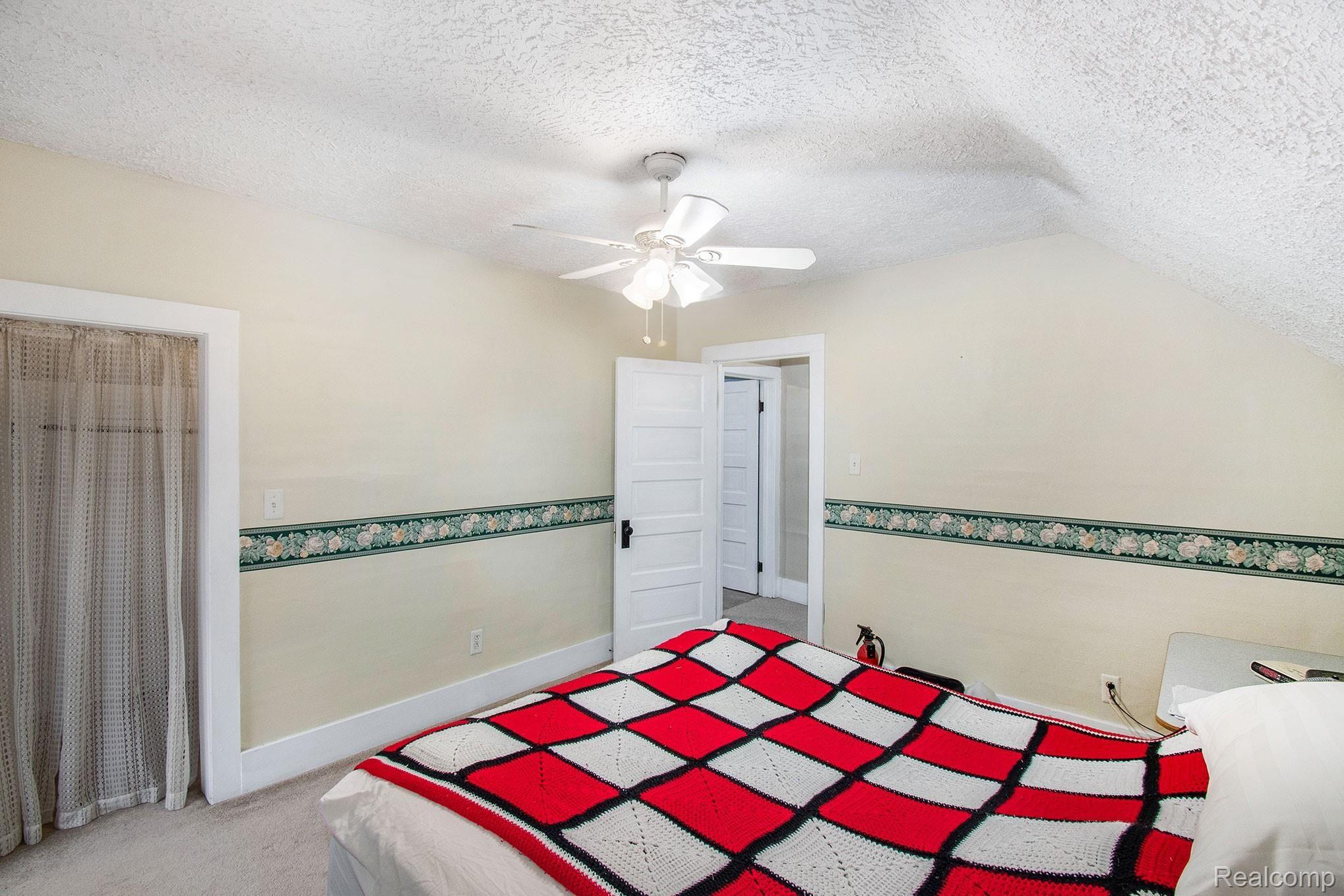 124 Turner Street Romeo, MI 48065 - Photo 14 of 25 200930-Desk-124-Turner-St_20.jpg