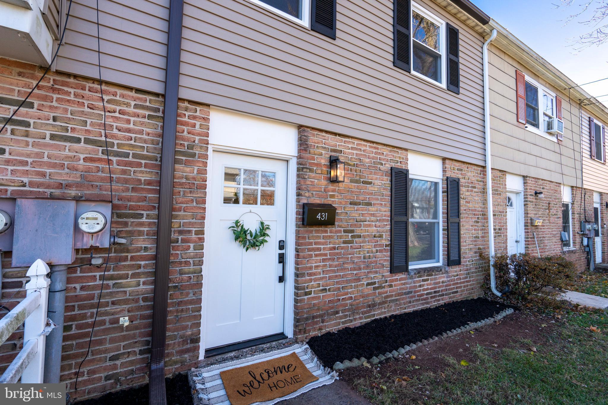 431 Seminary Street Pennsburg, PA 18073 - Photo 3 of 32