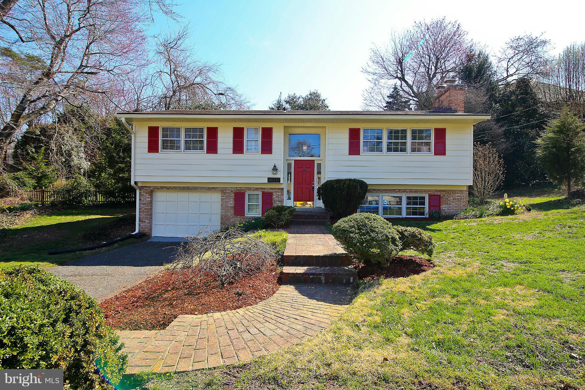 6318 Old Chesterbrook Road McLean, VA 22101 - Photo 1 of 30 Exterior (General)