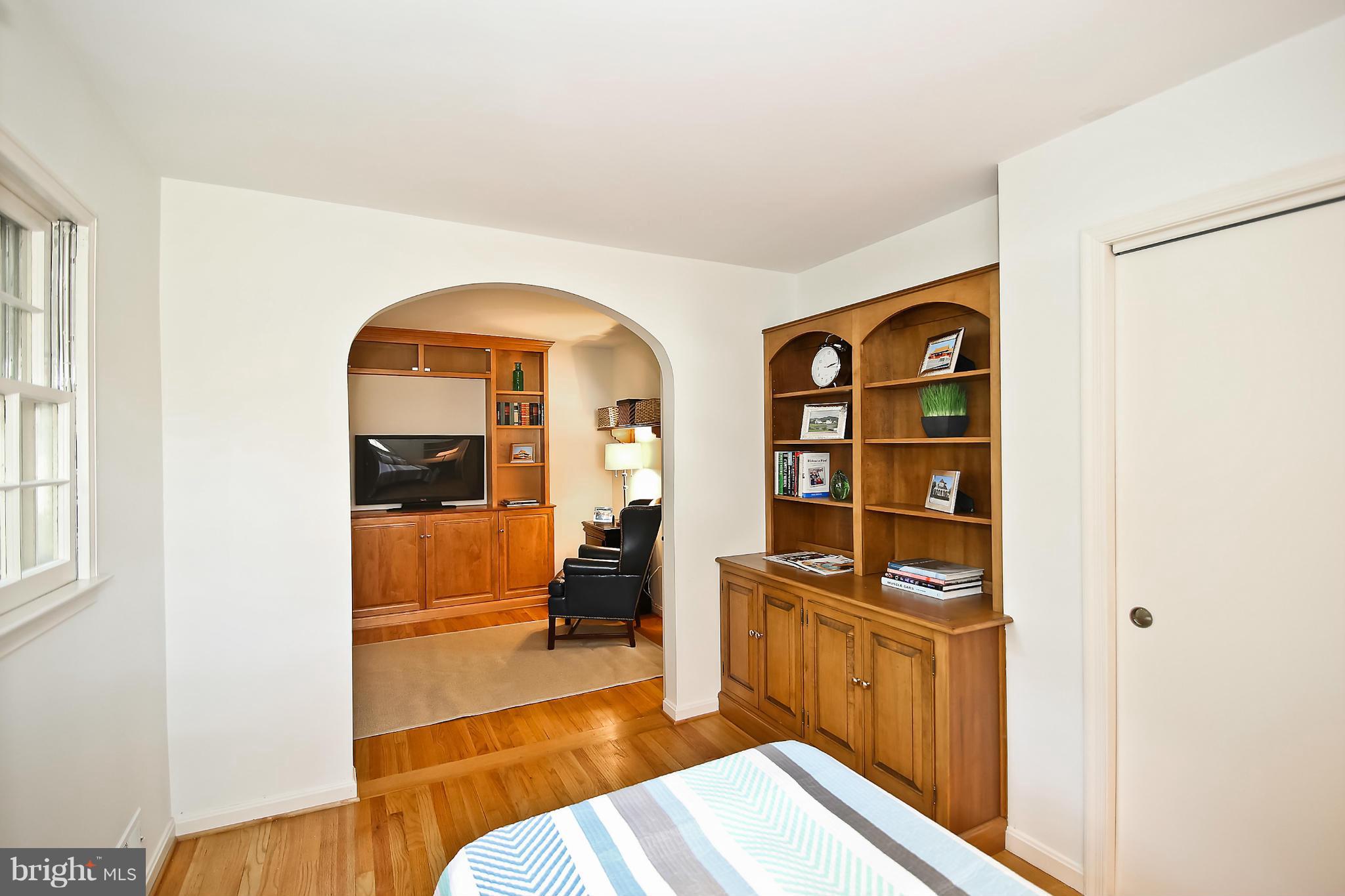6318 Old Chesterbrook Road McLean, VA 22101 - Photo 22 of 30 Bedroom