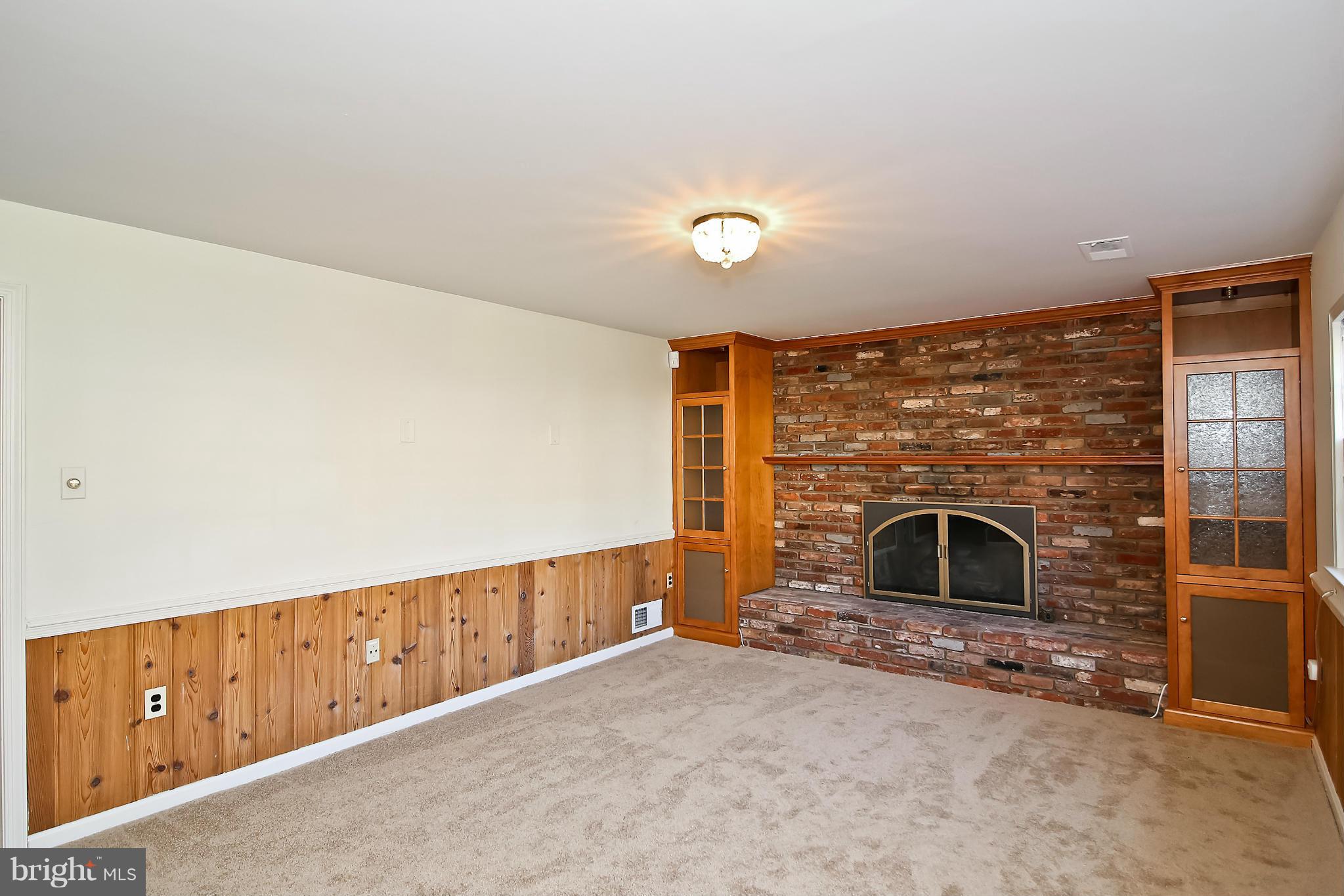 6318 Old Chesterbrook Road McLean, VA 22101 - Photo 23 of 30 Living Room