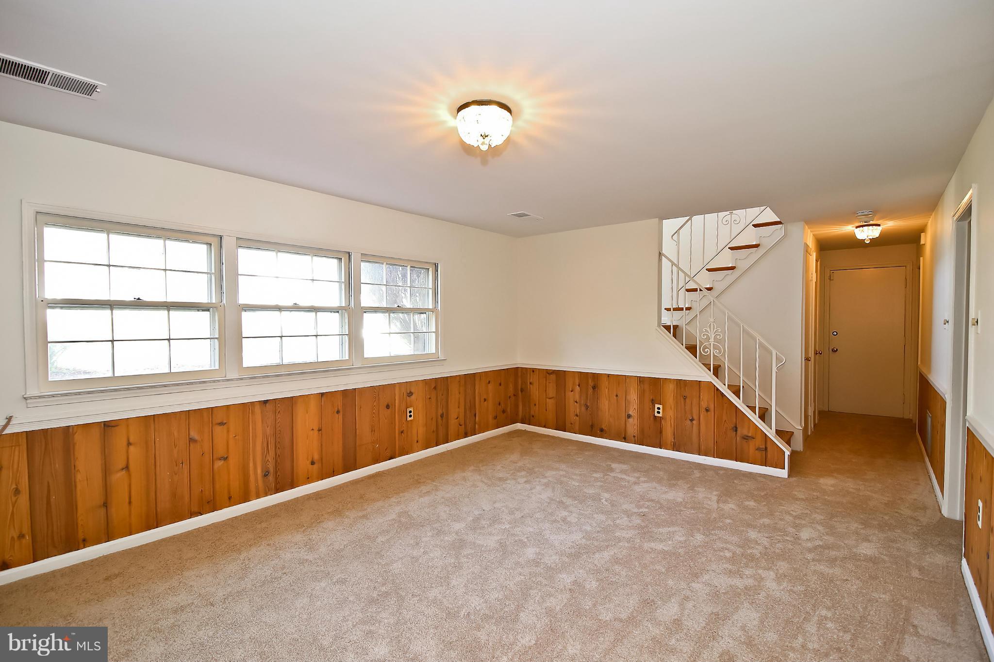 6318 Old Chesterbrook Road McLean, VA 22101 - Photo 24 of 30 Living Room