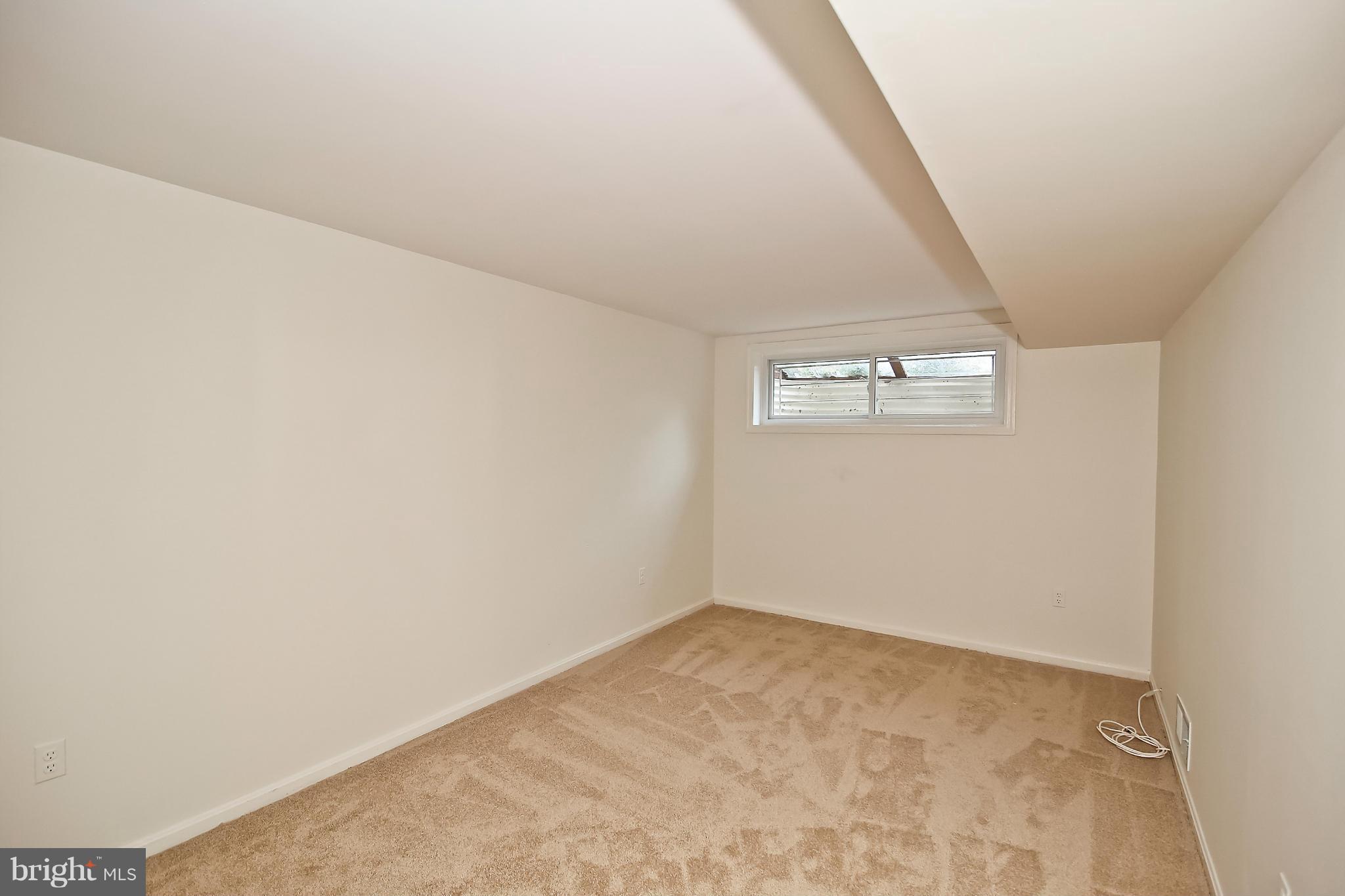 6318 Old Chesterbrook Road McLean, VA 22101 - Photo 25 of 30 Bedroom