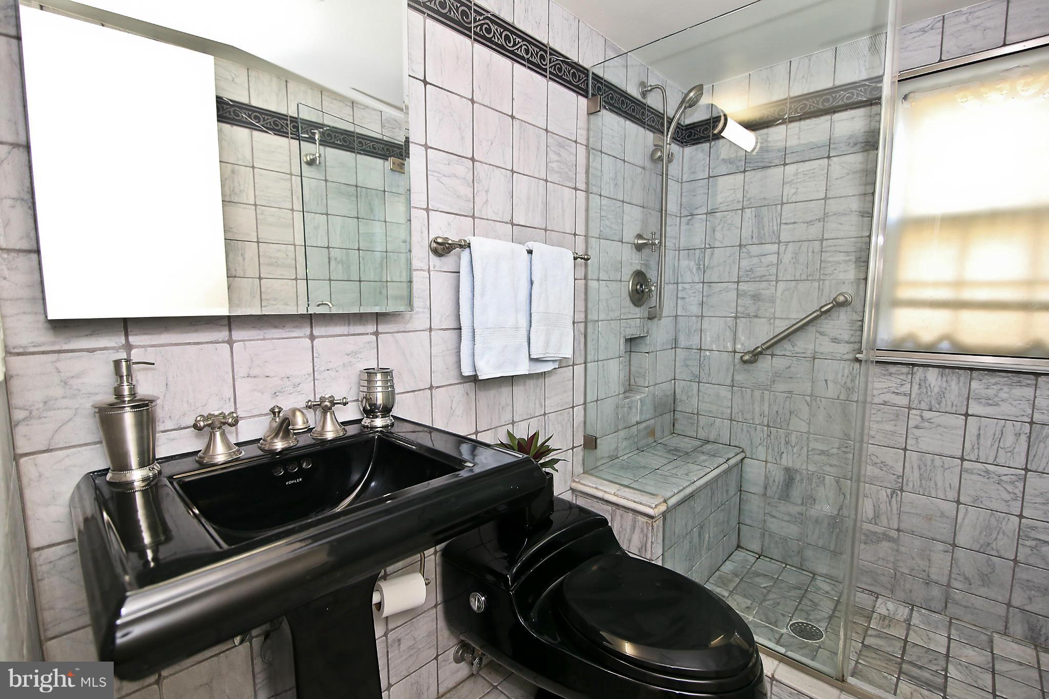 6318 Old Chesterbrook Road McLean, VA 22101 - Photo 26 of 30 Bath