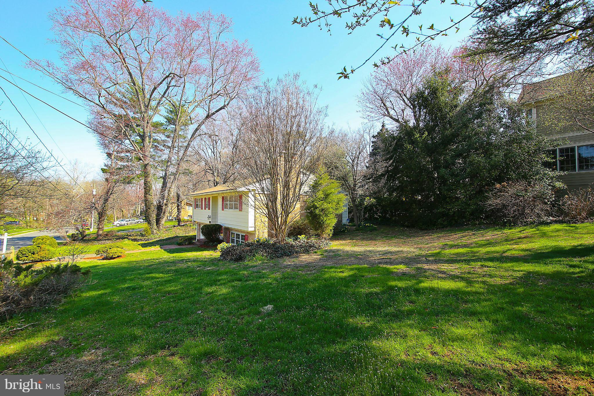 6318 Old Chesterbrook Road McLean, VA 22101 - Photo 8 of 30 Exterior (General)