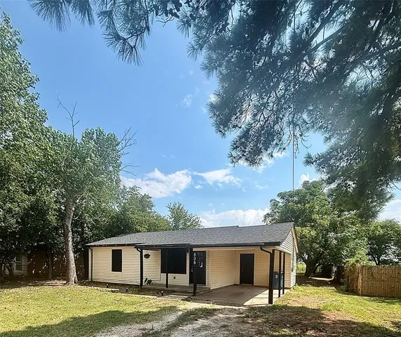 $150,900 | 806 East Beth Avenue, Whitney, TX 76692