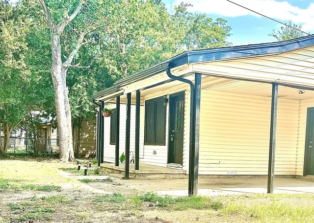 $150,900 | 806 East Beth Avenue, Whitney, TX 76692