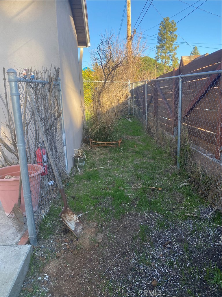 11745 Bryant Street Yucaipa, CA 92399 - Photo 27 of 28 a view of a backyard