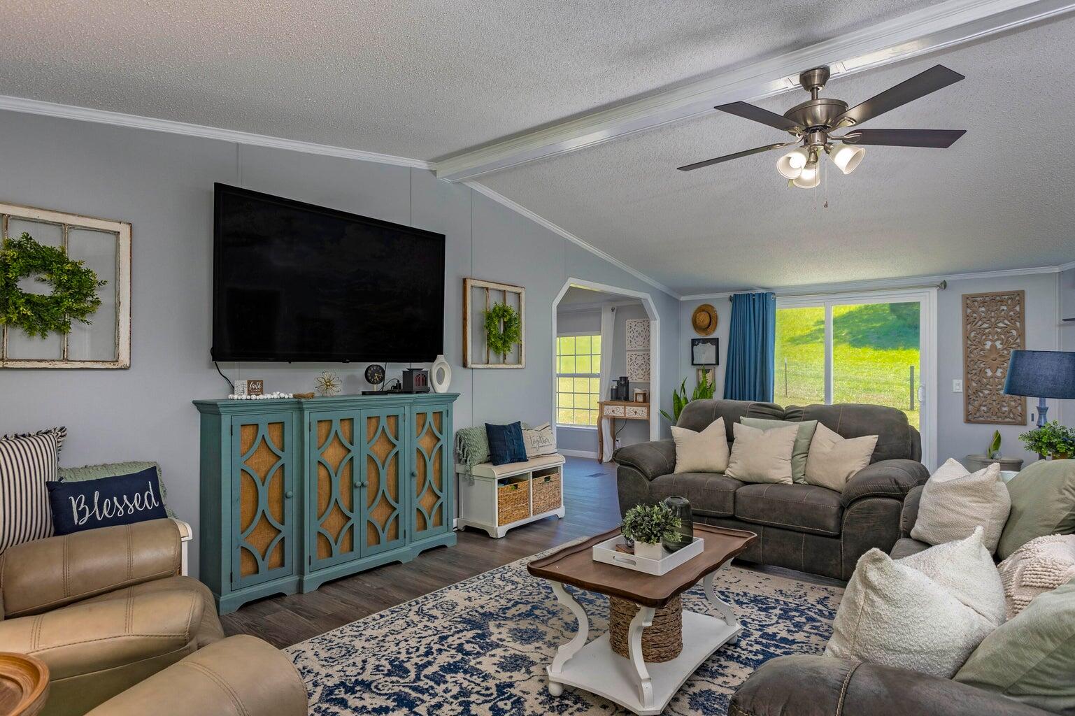 1355 Ideal Valley Road Spring City, TN 37381 - Photo 2 of 45 Living Room