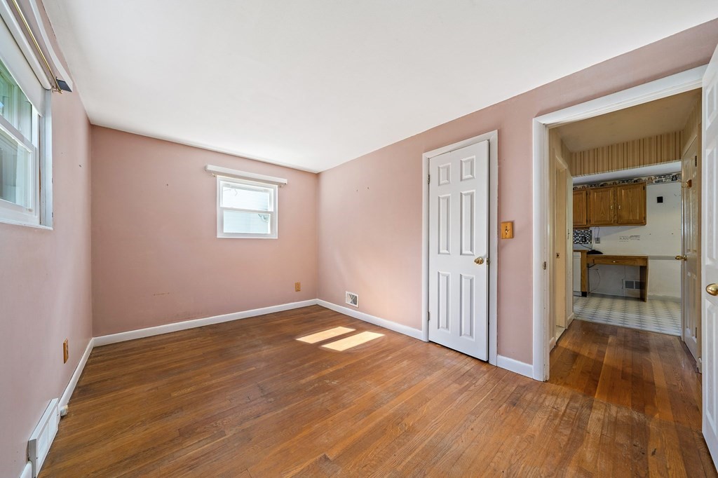 18 Walnut Avenue Scituate, MA 02066 - Photo 16 of 24