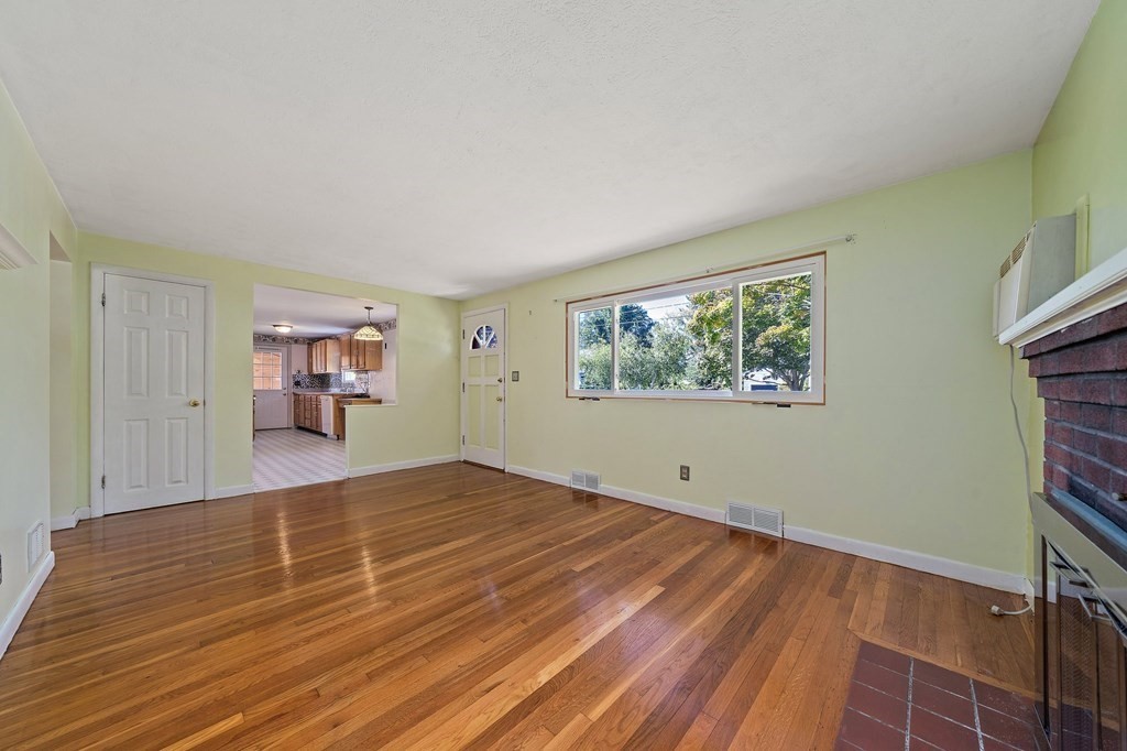 18 Walnut Avenue Scituate, MA 02066 - Photo 5 of 24