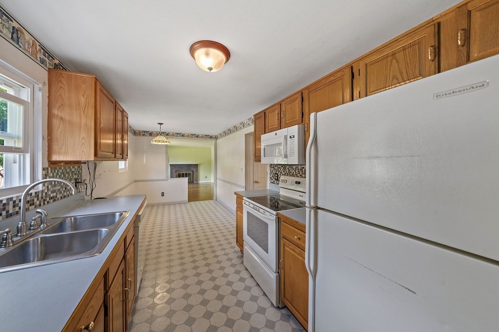 18 Walnut Avenue Scituate, MA 02066 - Photo 6 of 24