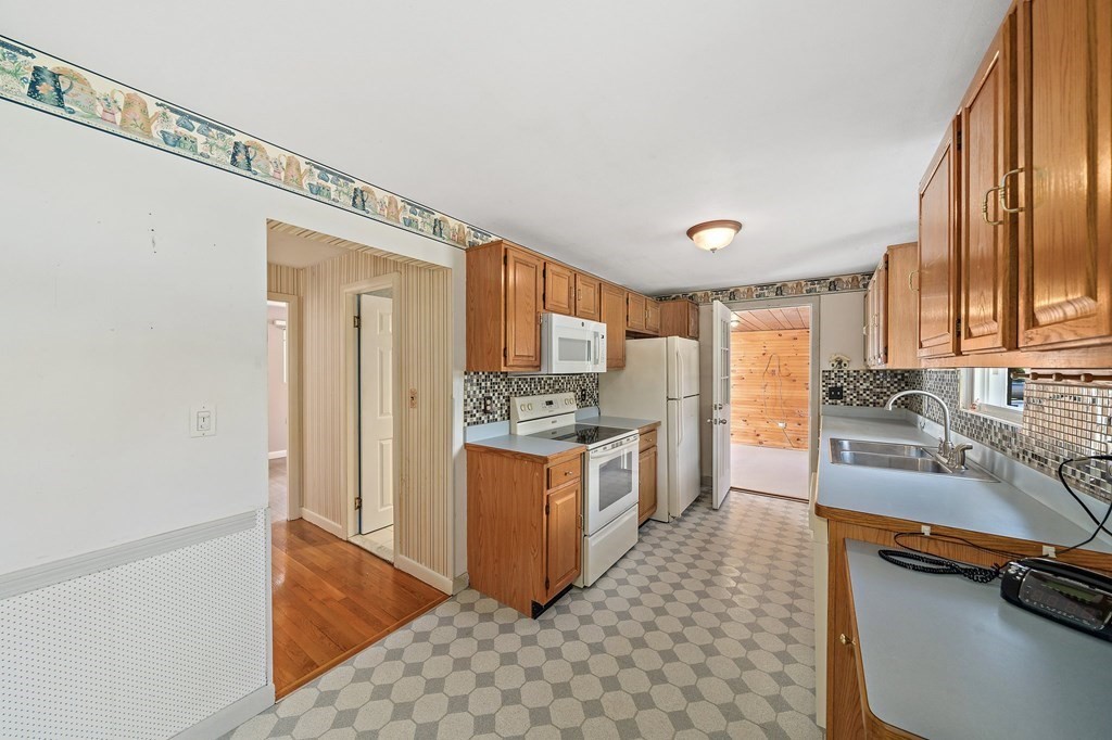 18 Walnut Avenue Scituate, MA 02066 - Photo 7 of 24