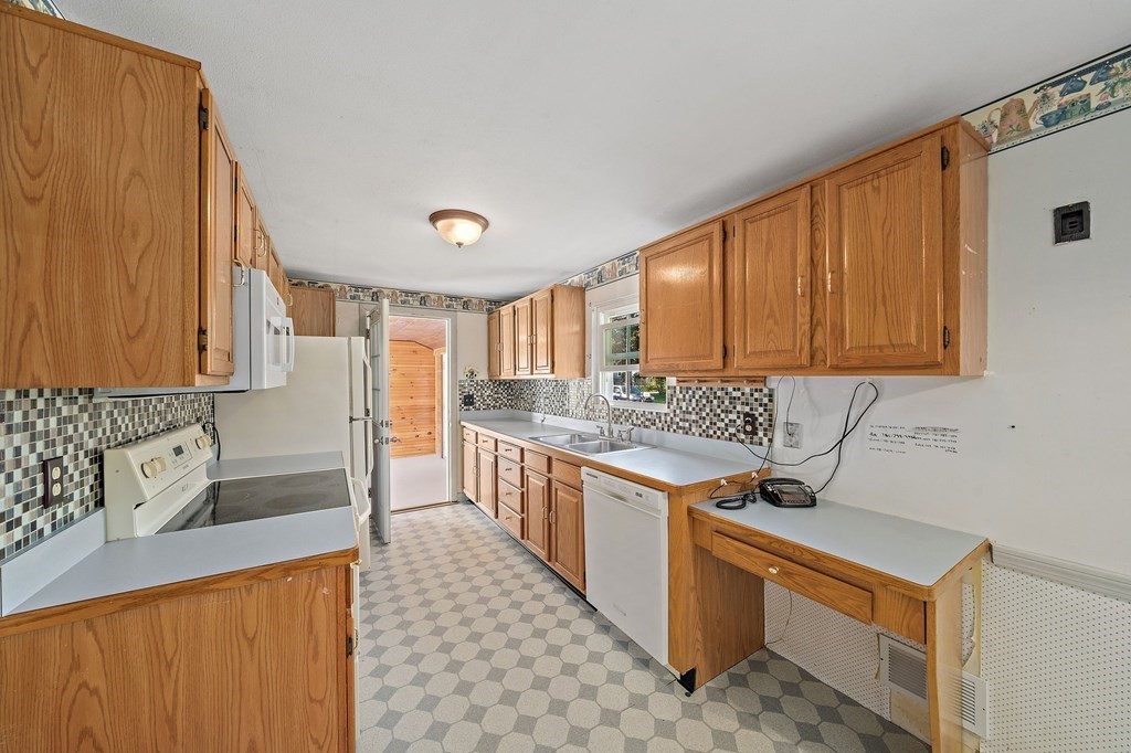 18 Walnut Avenue Scituate, MA 02066 - Photo 8 of 24