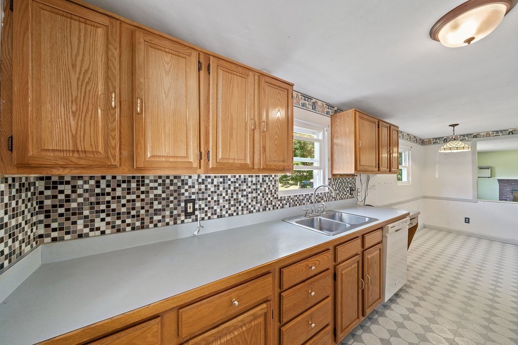 18 Walnut Avenue Scituate, MA 02066 - Photo 9 of 24