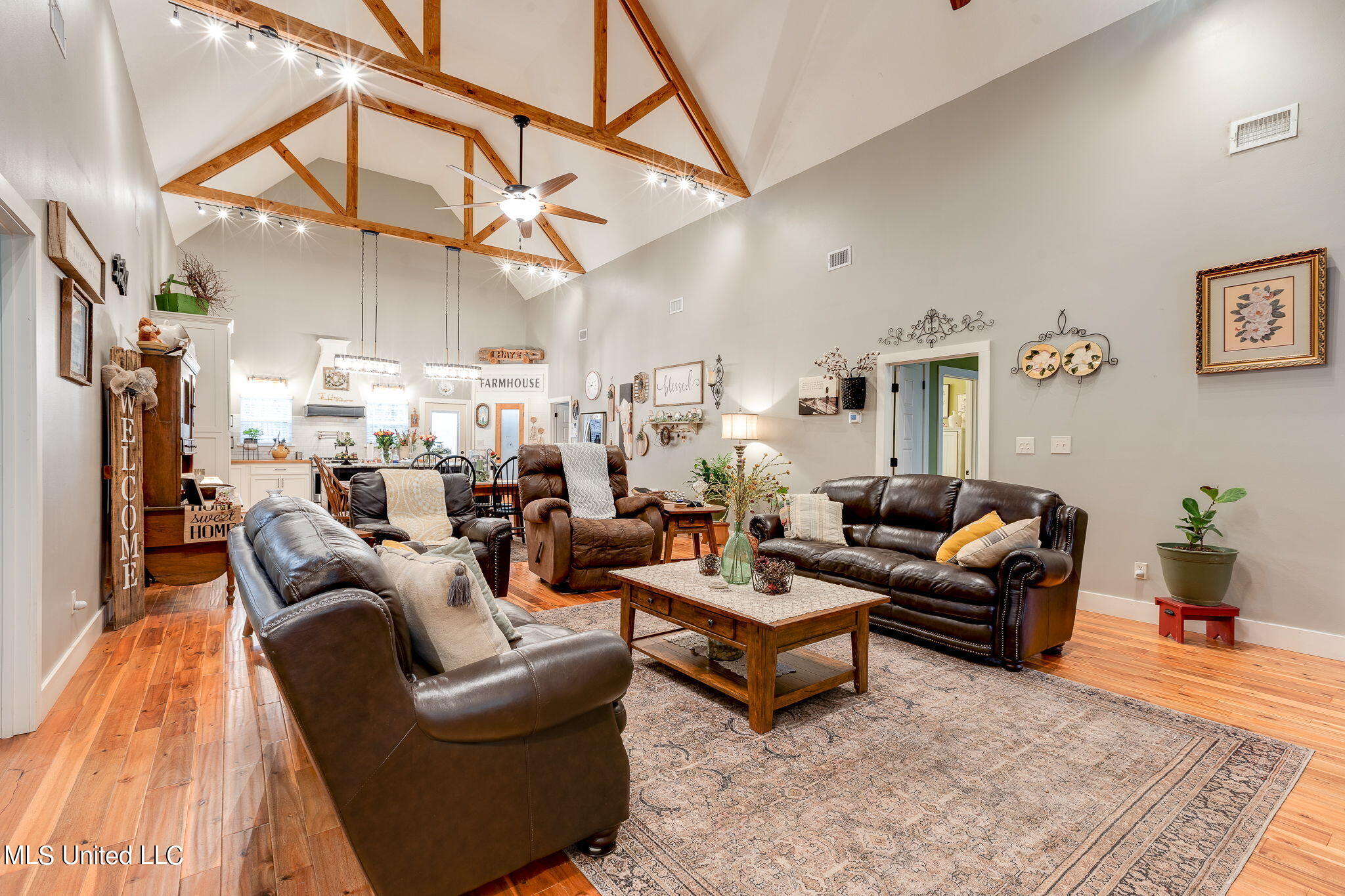 807 Mable Street Lucedale, MS 39452 - Photo 6 of 35 2 (1 of 20) Great Room