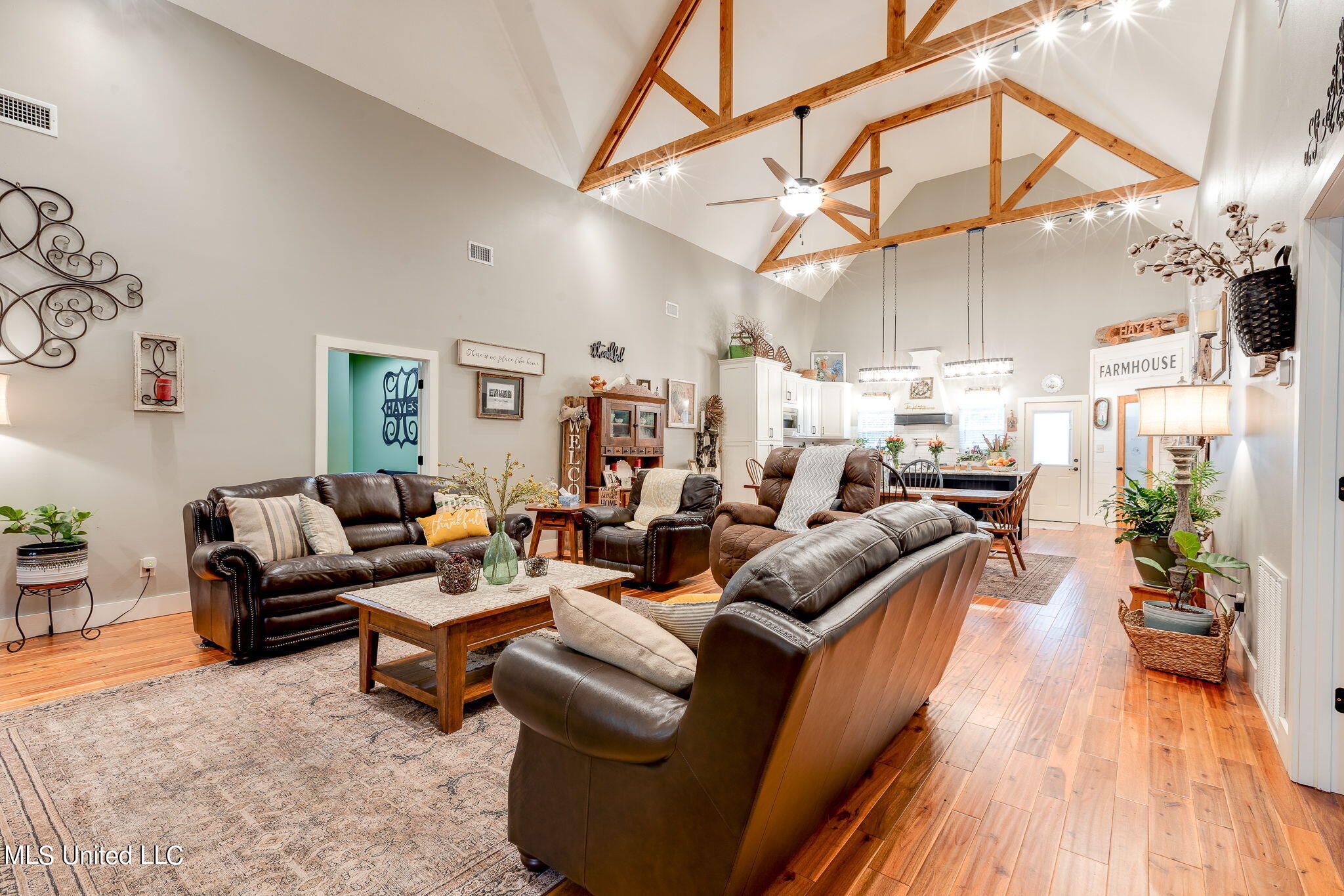 807 Mable Street Lucedale, MS 39452 - Photo 7 of 35 2 (2 of 20) Great Room