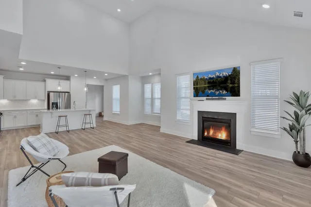 $2,695 | 323 Grange Vly Lane, Central, SC 29630