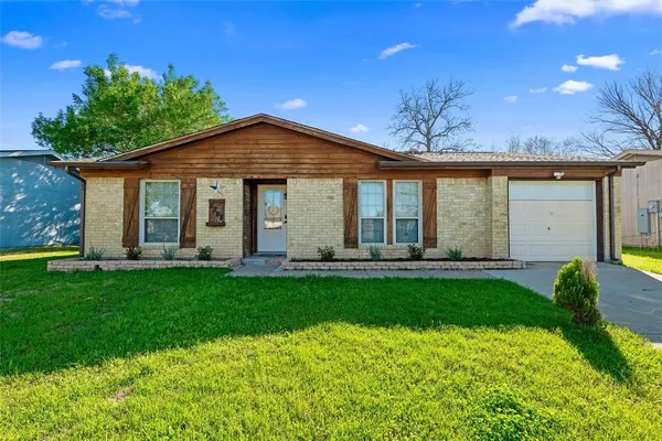 $299,000 | 2208 Biscayne Drive West, Irving, TX 75060