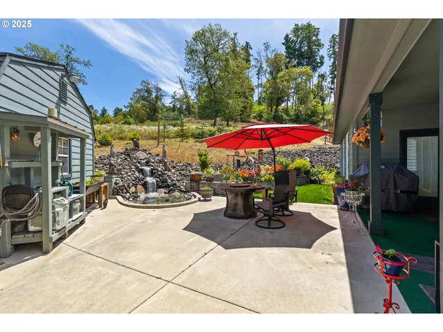 $750,000 | 895 Valley Vista Street, Sutherlin, OR 97479