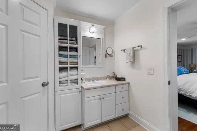 a view of entryway and hall