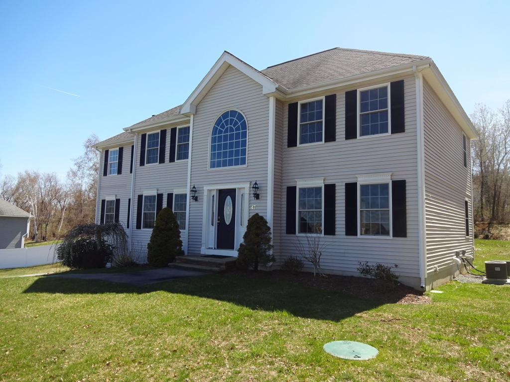 47 Longview Circle Pelham, NH 03076 - Photo 1 of 28