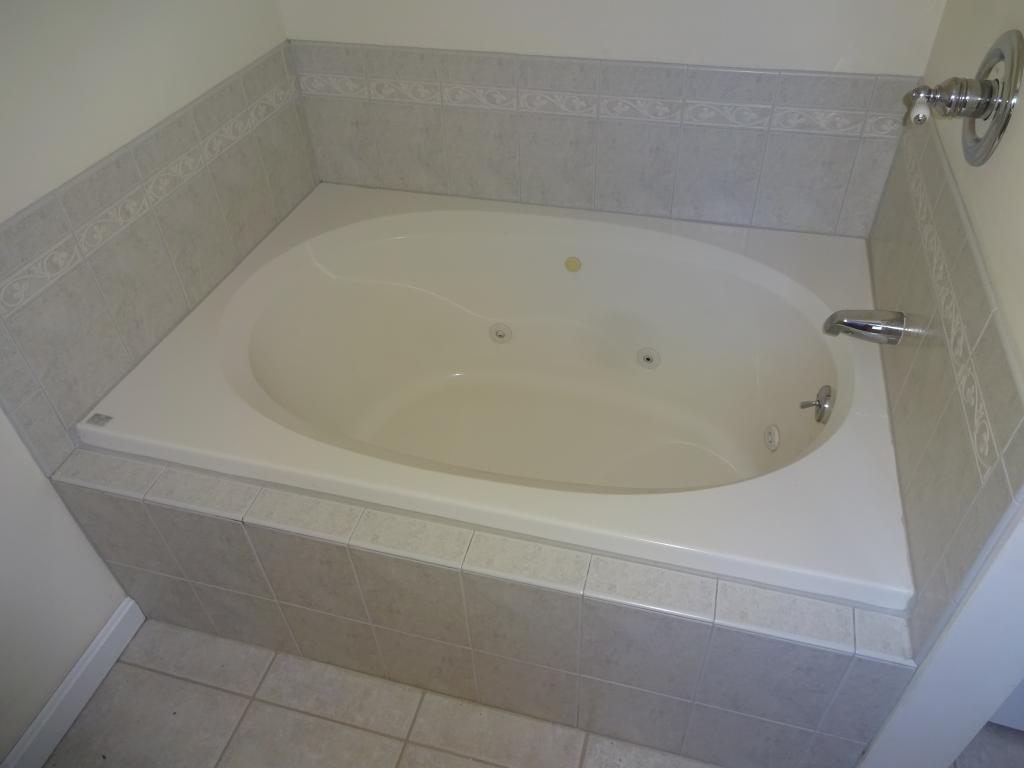47 Longview Circle Pelham, NH 03076 - Photo 18 of 28