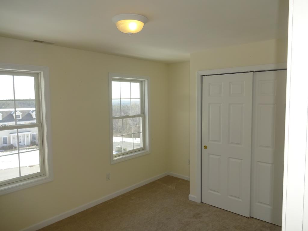 47 Longview Circle Pelham, NH 03076 - Photo 21 of 28