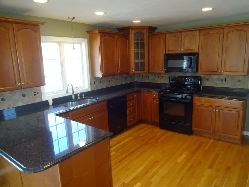 47 Longview Circle Pelham, NH 03076 - Photo 6 of 28