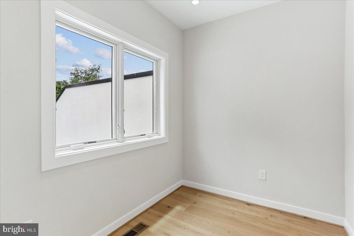 3929 Fulton Street Northwest, Unit A Washington, DC 20007 - Photo 43 of 79 Upper Level 2 Office /Den