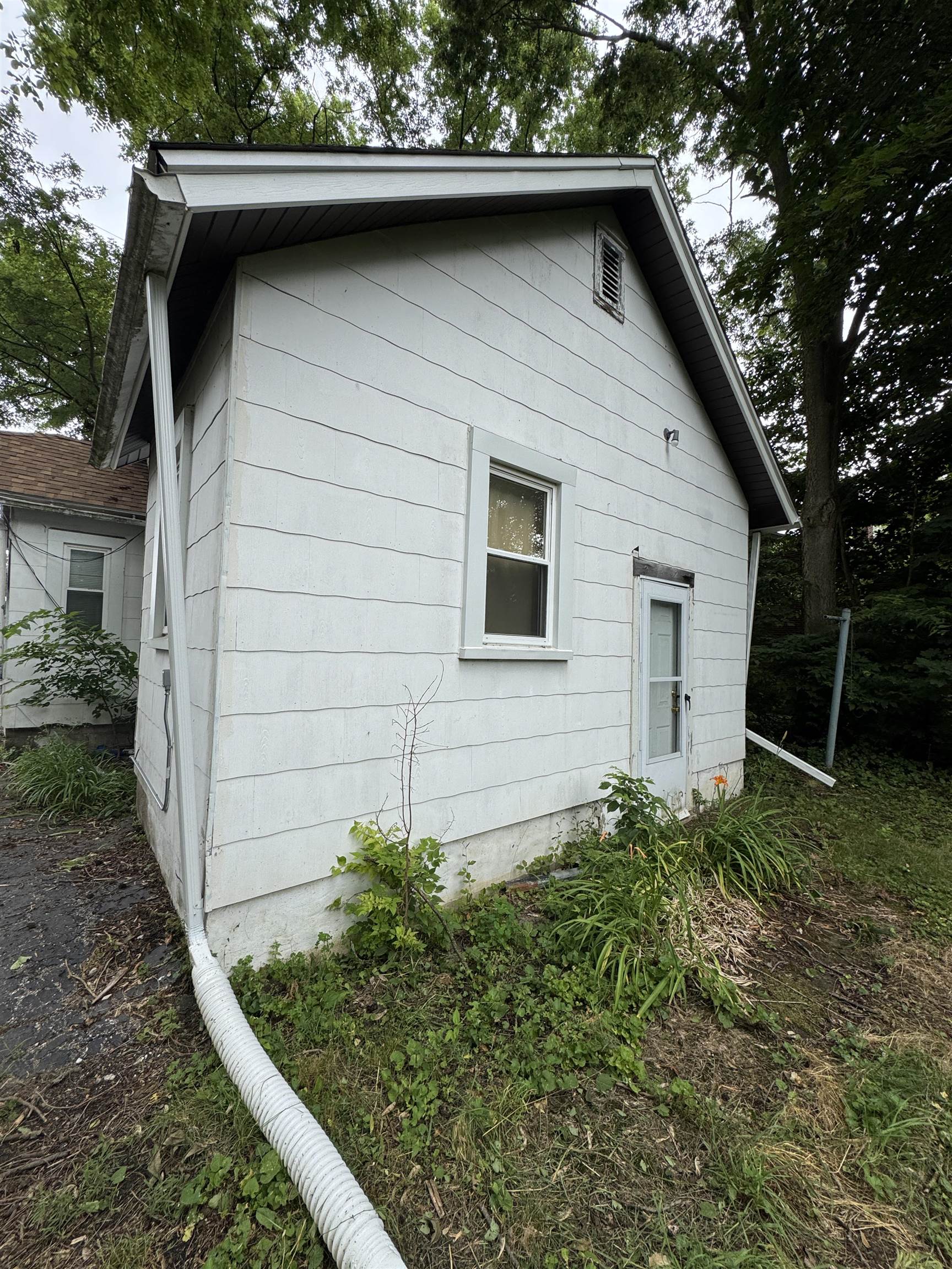 2957 Mackin Road Flint, MI 48504 - Photo 4 of 19